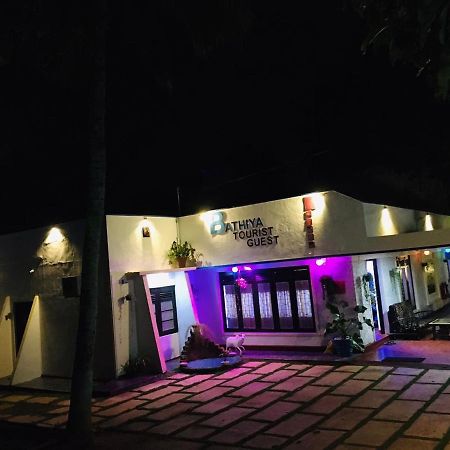 Bathiya Tourist Guest Anuradhapura Hotel ภายนอก รูปภาพ
