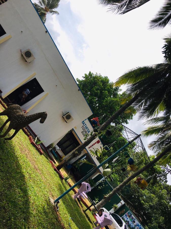 Bathiya Tourist Guest Anuradhapura Hotel ภายนอก รูปภาพ