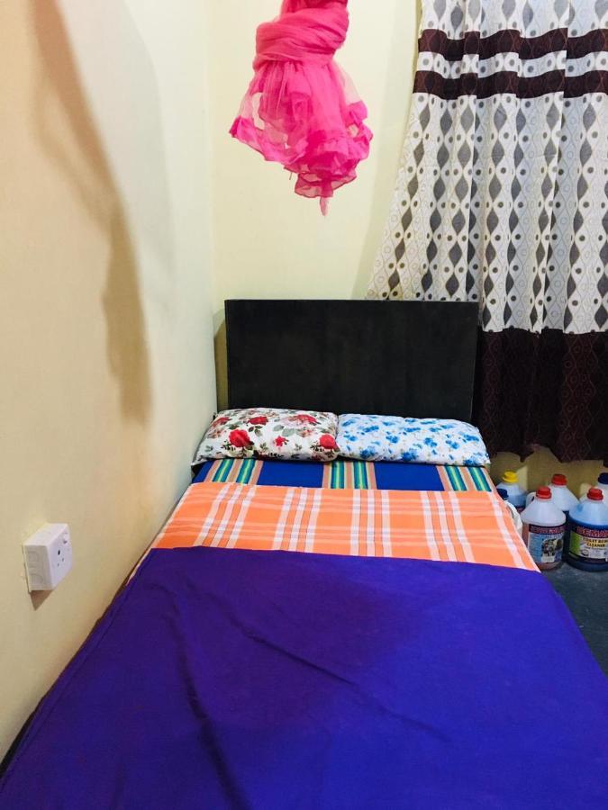 Bathiya Tourist Guest Anuradhapura Hotel ภายนอก รูปภาพ