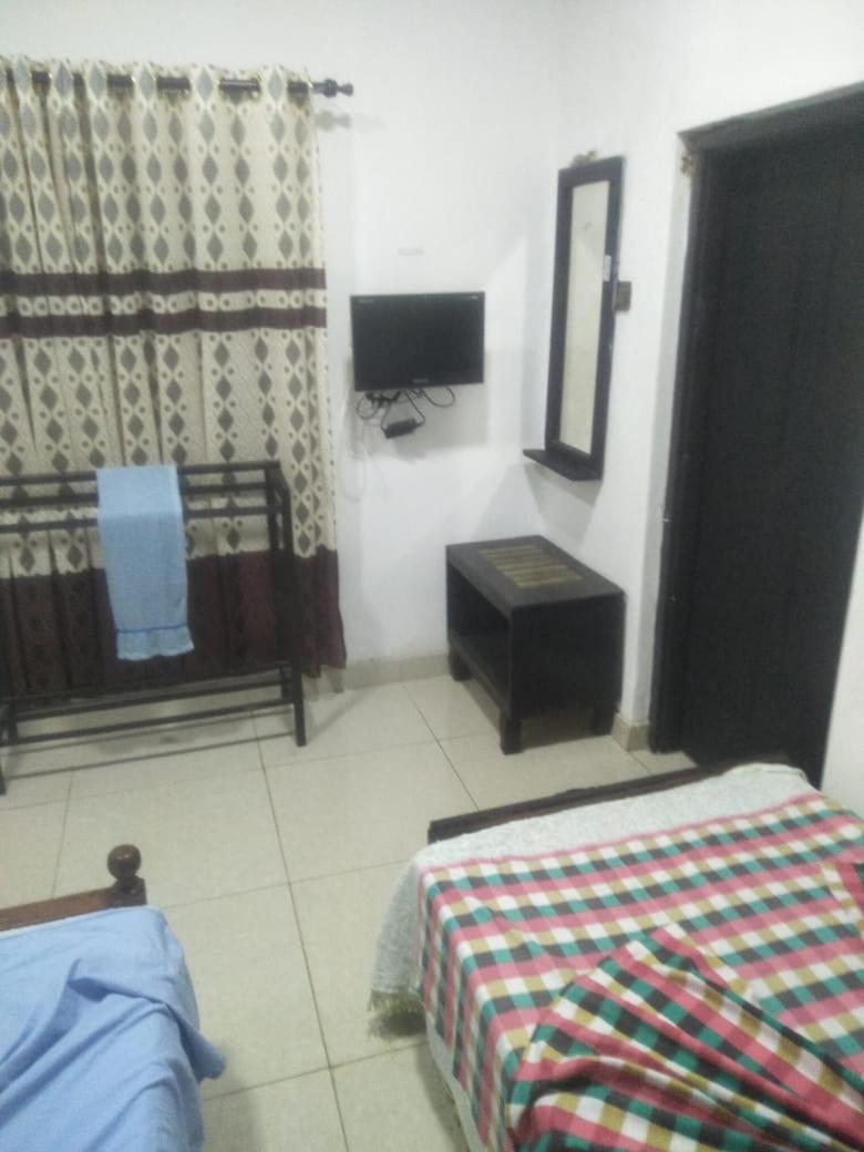Bathiya Tourist Guest Anuradhapura Hotel ภายนอก รูปภาพ