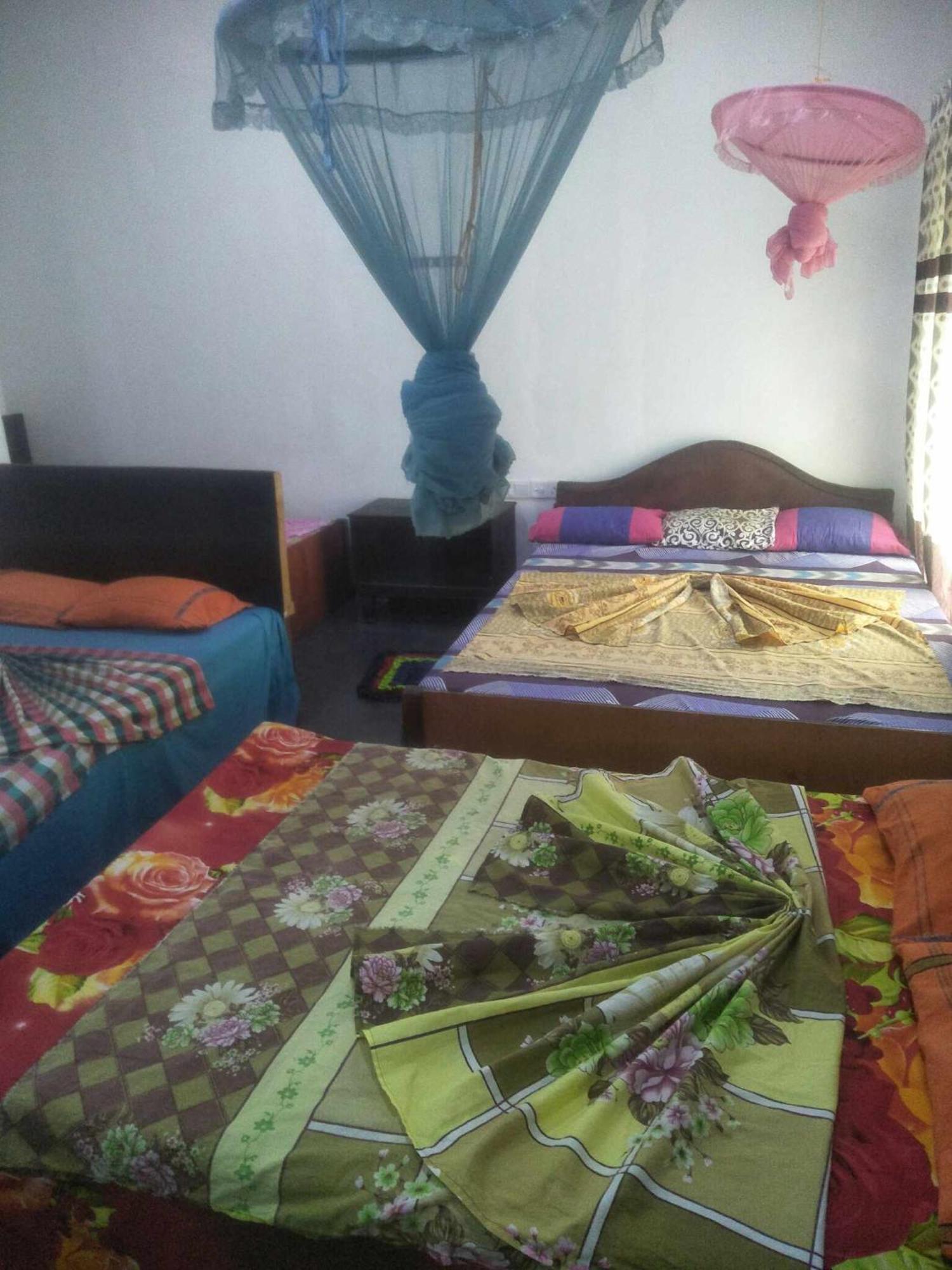 Bathiya Tourist Guest Anuradhapura Hotel ภายนอก รูปภาพ