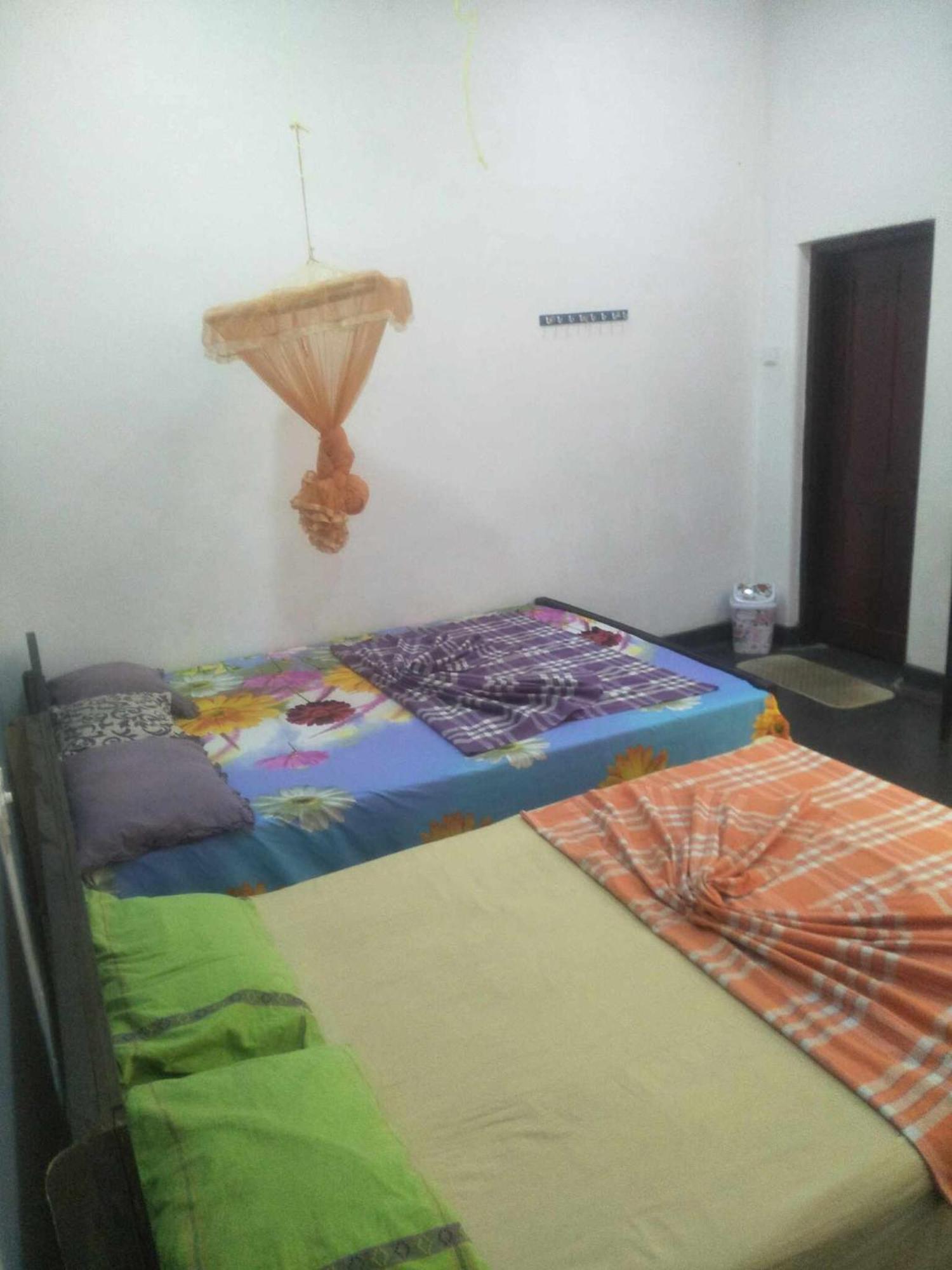 Bathiya Tourist Guest Anuradhapura Hotel ภายนอก รูปภาพ